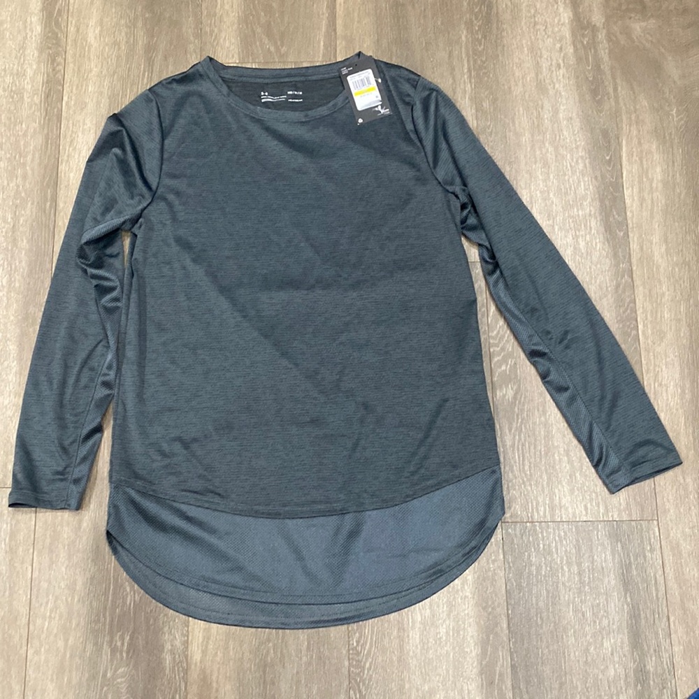 Under Armour long sleeves Women M❤️